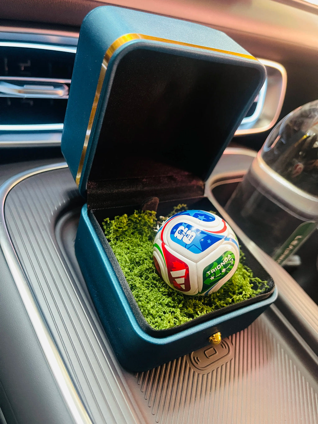 Chaveiro Bola de Futebol Copa 2026 — Troféu Miniatura para Fãs