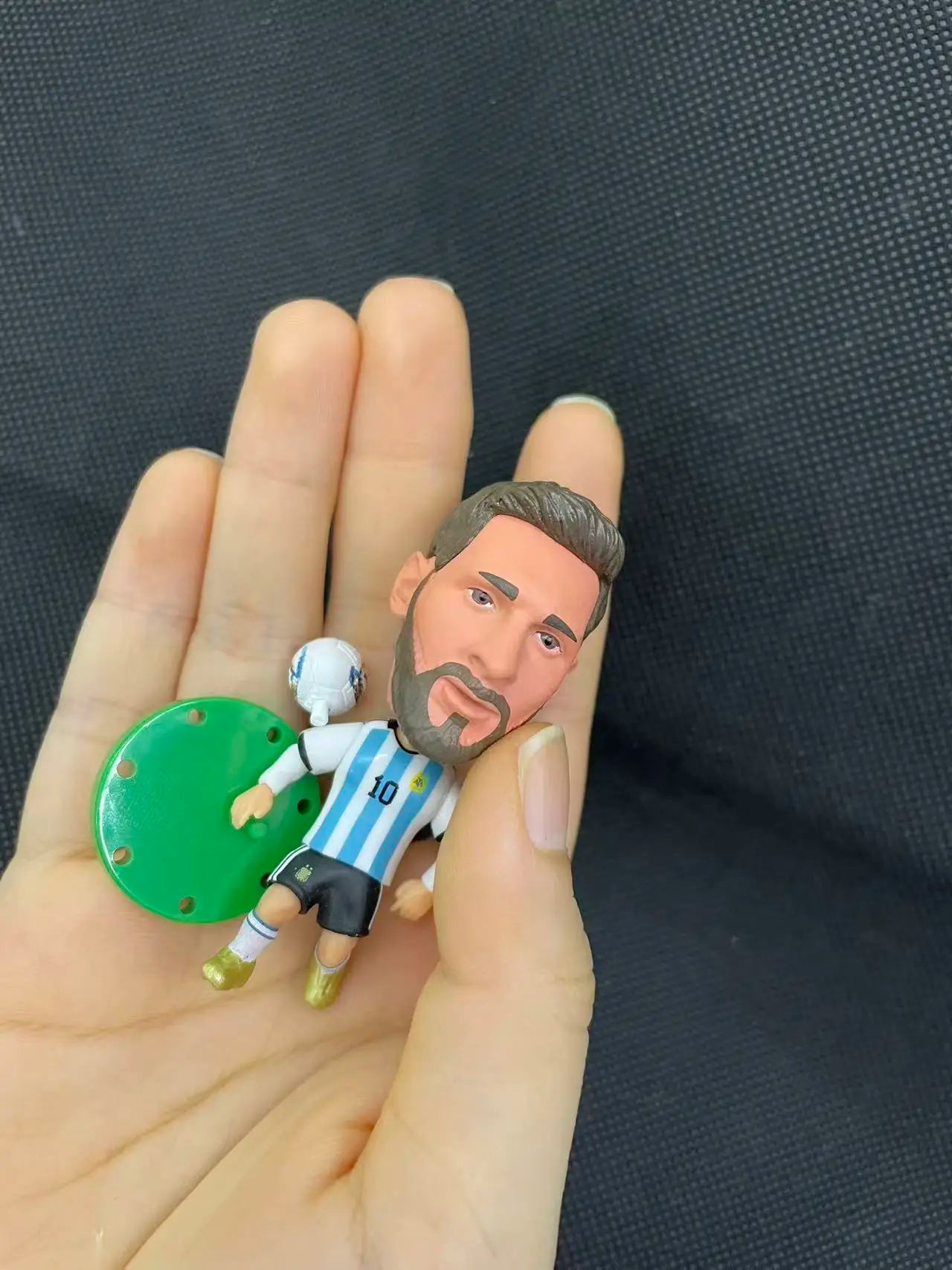 Boneco Jogador de Futebol em Resina 6,5cm — Enfeite para Carro Copa 2026